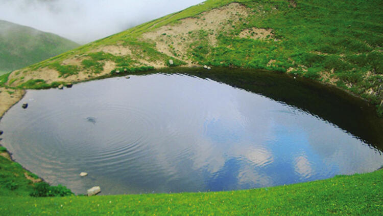 Ekşi Sözlük'te Dipsiz Göl'den bahsetmek yasak!